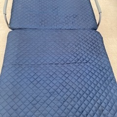 ベッド　　　　　折り畳み可能　　　　