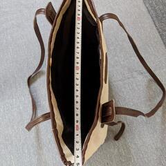 肩掛けバッグの画像