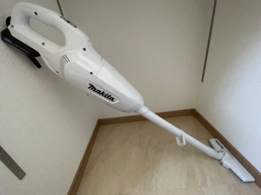 makita コードレス掃除機 CL107FD 充電式クリーナー　充電器　紙パック付き