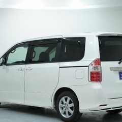 【ローン審査通過率95％！ローンお任せください！】トヨタ ノア 　Ｓｉの画像