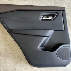 日産エクストレイル(T33)リアドア内張/左側 新品！ディーラー...
