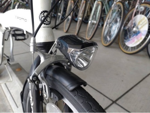 【完売御礼】【大人用】整備済 クロモ 超軽量 20型外装7段ギア  中古の折畳自転車 白色  <自転車のオオムラ 静岡店>