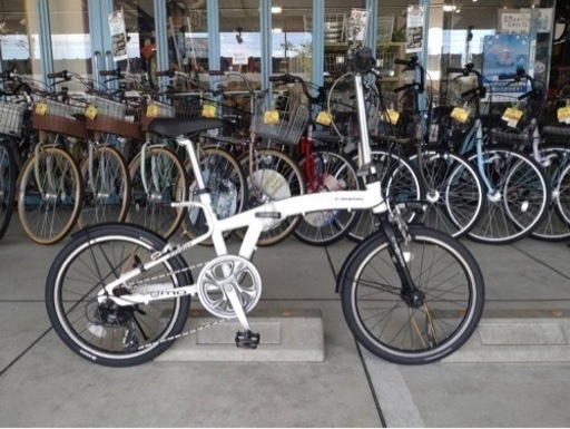 【完売御礼】【大人用】整備済 クロモ 超軽量 20型外装7段ギア  中古の折畳自転車 白色  <自転車のオオムラ 静岡店>