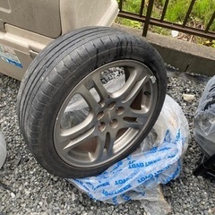 車のパーツ タイヤ、ホイール