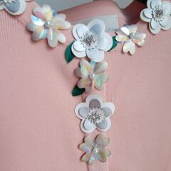 試着のみ【Chestyチェスティ】ビジュー飾り付きカーディガンMサイズ＊定価約28000円の画像