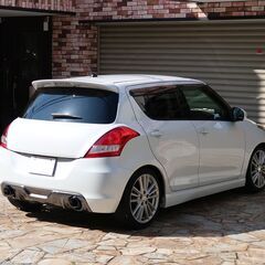 検査6年10月スイフトスポーツ 6速MT/クスコLSD/強化クラッチ/フライホイール/オーリンズ車高調/Defi/スマートキー/カロSDナビ/テレビ/Bカメラの画像