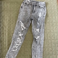 アメリカンイーグル　ダメージデニム