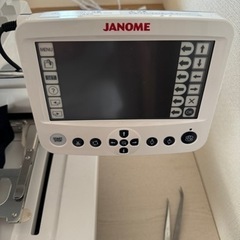 ジャノメ業務用刺繍ミシンMB-7の画像