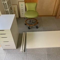 IKEA収納ユニット付きデスクの画像