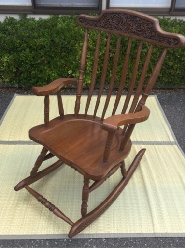 ■配達可■アンティーク調  ロッキングチェア 装飾彫刻