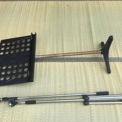 譜面台(楽譜台、楽譜置き)と マイクスタンドのセットの画像