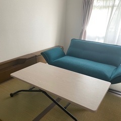 昇降式テーブルの画像