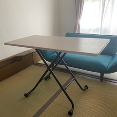 昇降式テーブル