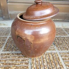 蓋付きの壺　多用途