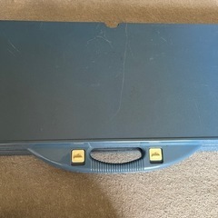 パラソル付きキャンプ机の画像