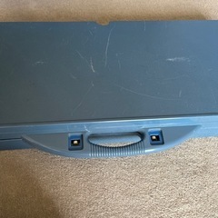 パラソル付きキャンプ机の画像