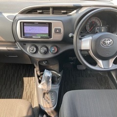 平成26年式　トヨタ　ヴィッツの画像