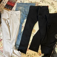 リーバイス＆UNIQLOジーンズ４本セット