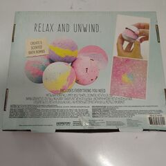 STMT DIY バスボムキット - 5 種類の香りのするマルチカラーのバスボムを自分で作ってみよう 未開封新品の画像