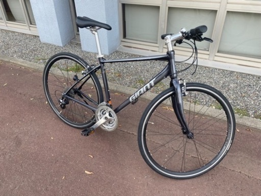 GIANT エスケープR3 ブラックトーン