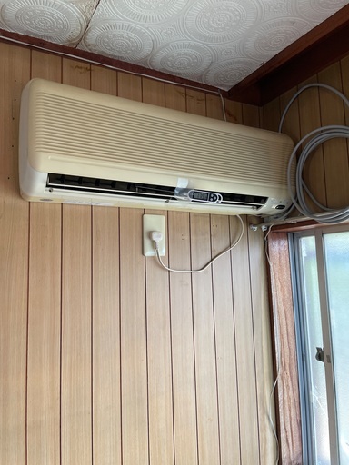 コロナ６畳用エアコン　よく冷えます　禁煙部屋