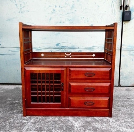 s0608601 カリモク karimoku 木製 棚 和風 インテリア 家具 小棚 飾り棚 収納 家財 アンティーク レトロ 和家具 欅 茶棚 茶箪笥 中古品