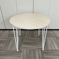 オシャレで人気の円形ダイニングテーブル　ホワイトウォッシュ