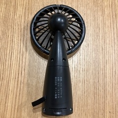 扇風機　ハンディ扇風機　黒　乾電池の画像