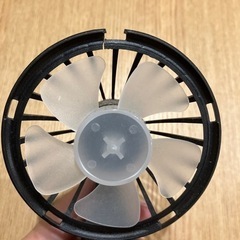 扇風機　ハンディ扇風機　黒　乾電池の画像