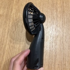 扇風機　ハンディ扇風機　黒　乾電池の画像