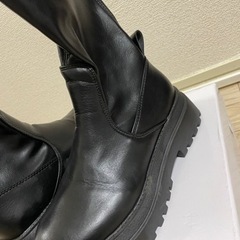 ★引き渡し決定★《値下げ中》sheinブーツ　完売品の画像