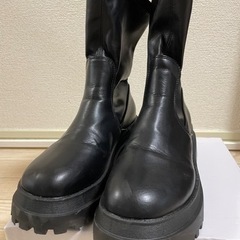 ★引き渡し決定★《値下げ中》sheinブーツ　完売品の画像