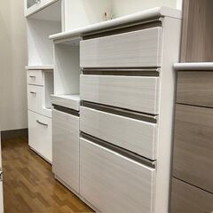 90分の無料軽トラック貸出サービス！ 【ニトリ】2枚扉レンジボード(ボスティア)のご紹介の画像