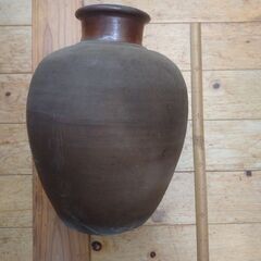 昔の壺（つぼ、ツボ）の画像