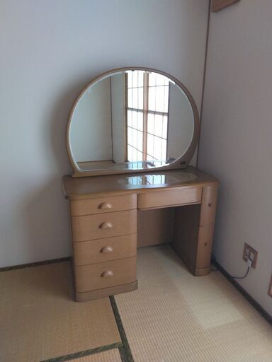 大塚家具の鏡台