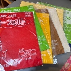手芸用品色々 フェルト 刺繍糸 端切れなど ハンドメイド用 の画像