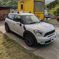 ミニクロスオーバー4WD MTターボ車の画像