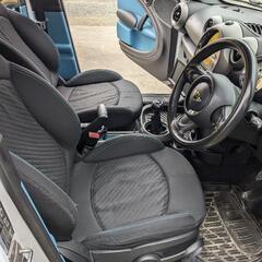 ミニクロスオーバー4WD MTターボ車の画像
