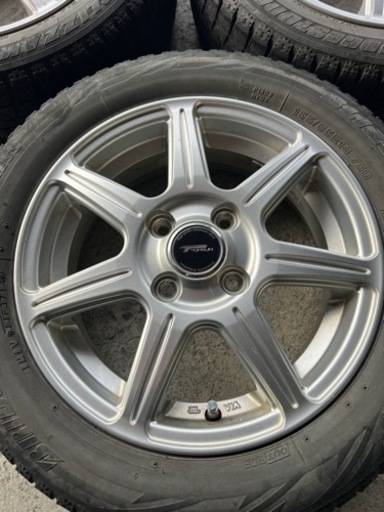 車のパーツ タイヤ、ホイール