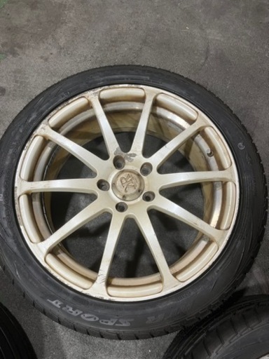 車のパーツ タイヤ、ホイール