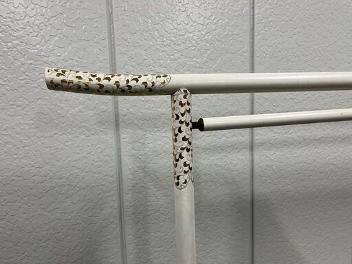 衣紋掛け 着物掛け 衣桁 プラスチック製 ホワイト 組立式 幅185cm×奥行38cm×高さ172cm 