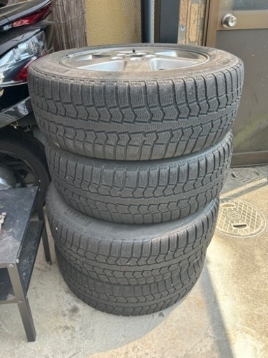 車のパーツ タイヤ、ホイール