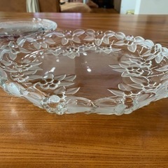 ガラス皿、食器3枚