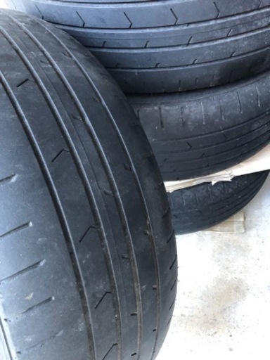 車のパーツ タイヤ、ホイール