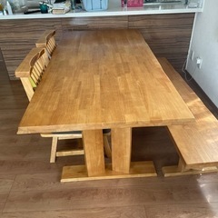 ダイニングテーブル