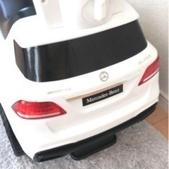 乗用メルセデスベンツ AMG GLE63 ホワイト 押手付 乗用玩具の画像