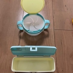 ベビーグッズまとめ売り　　おやつケース、ジュースケースなどの画像