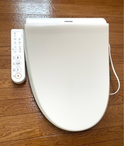 【取引終了】TOSHIBA　温水洗浄便座　ウォシュレットSCS-T160