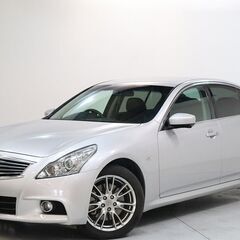 シルバーのV36！渋いです！