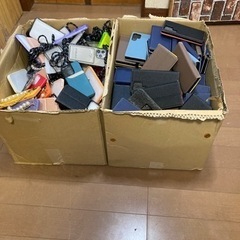 無料！【未使用！スマホケース2箱分！】iPhone 13Pro（...